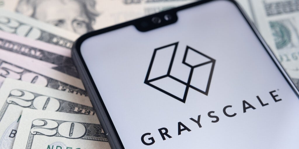 Grayscale在美国ETF交易首次亮相前将10亿美元的以太坊转移到Coinbase